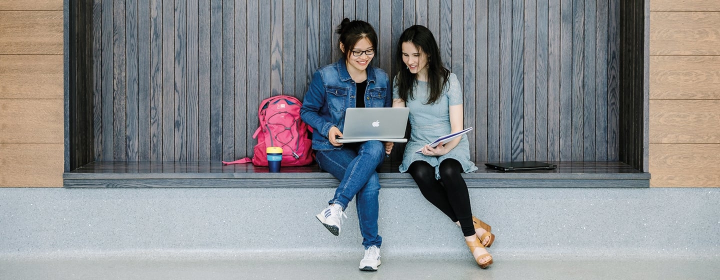 students using laptop